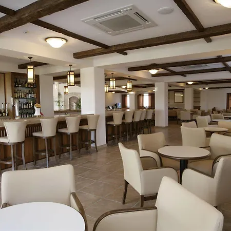 公寓式酒店 阿万蒂假日村庄酒店 Paphos