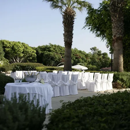 Avanti Village Aparthotel 4*