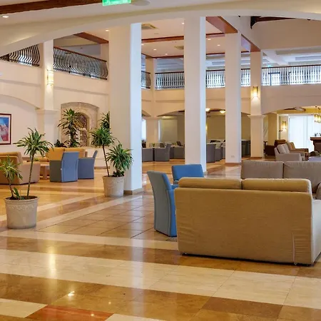 Avanti Village Aparthotel 4*