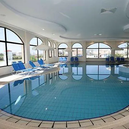 アパートホテル Avanti Village 4*